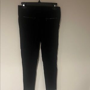 Zara Black Leggings with Chic Zipper Accents